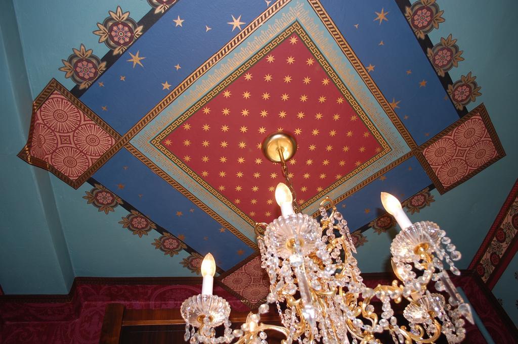 Schuster Mansion Bed & Breakfast Милуоки Номер фото